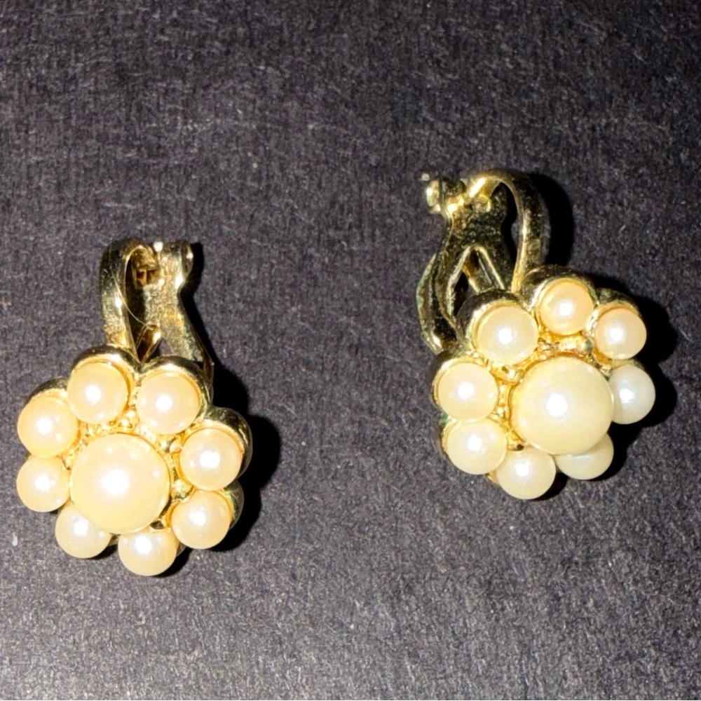 Elegant Gold and Cream Pearl clip Earrings